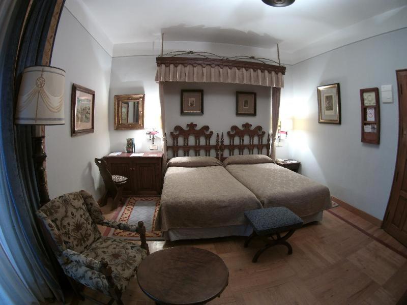 Parador De Santiago - Hostal Reis Catolicos Santiago de Compostela Szoba fotó