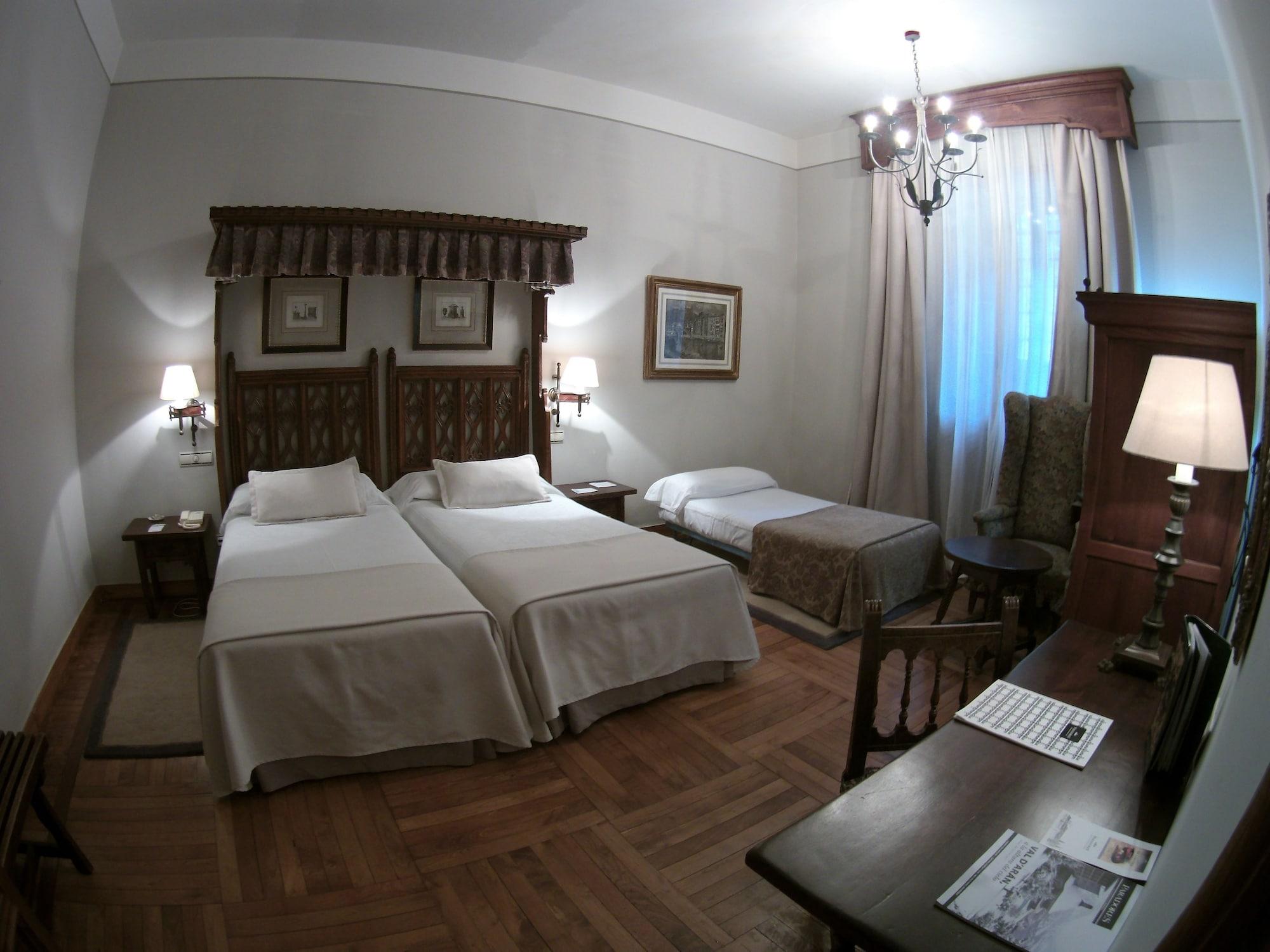 Parador De Santiago - Hostal Reis Catolicos Santiago de Compostela Kültér fotó