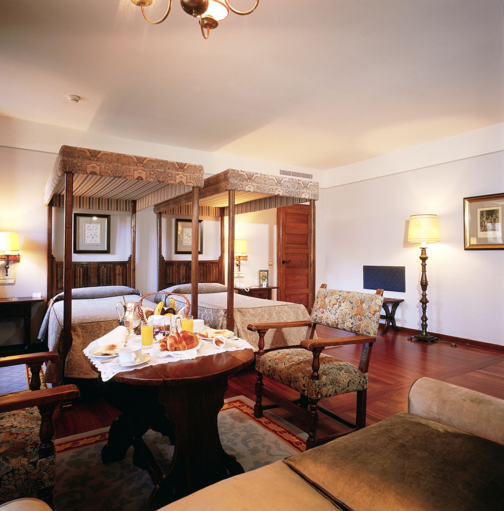 Parador De Santiago - Hostal Reis Catolicos Santiago de Compostela Kültér fotó Suite at the Hotel