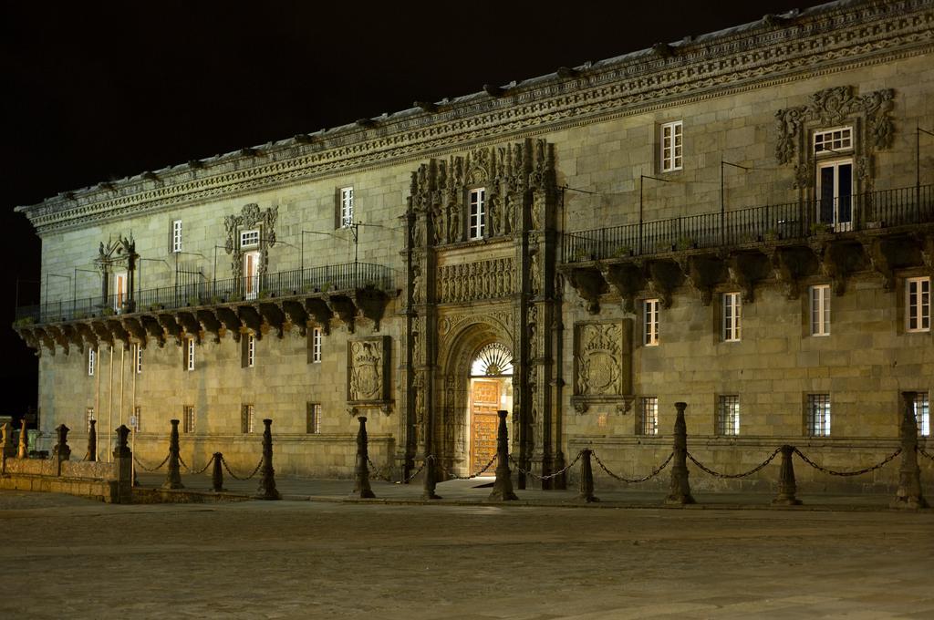 Parador De Santiago - Hostal Reis Catolicos Santiago de Compostela Kültér fotó The University of Salamanca